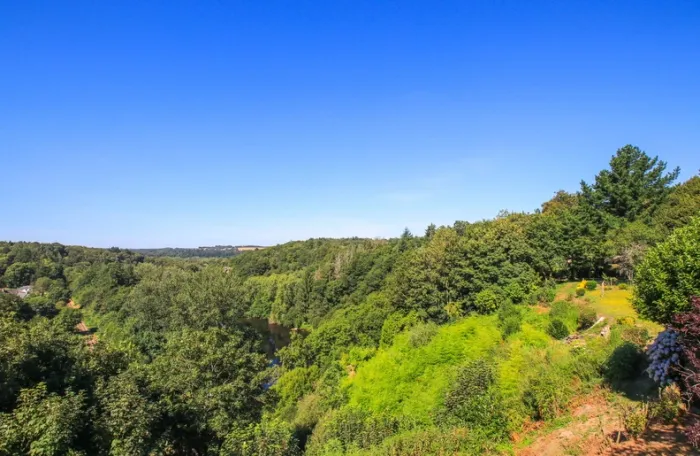 Panorama van de Blavet-vallei