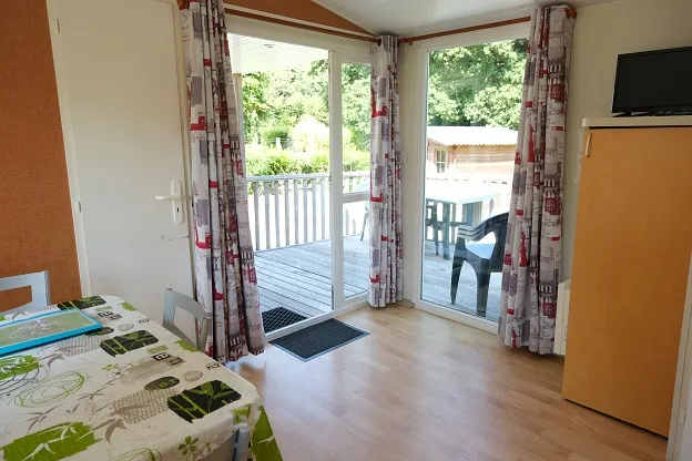 Stacaravan PACIFIQUE 30m² - 2 slaapkamers / Half-schaduwrijk terras