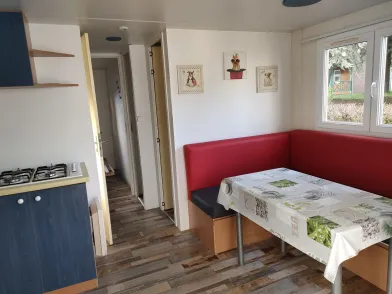 Stacaravan LONDON 24m² / 2 slaapkamers - overdekt terras